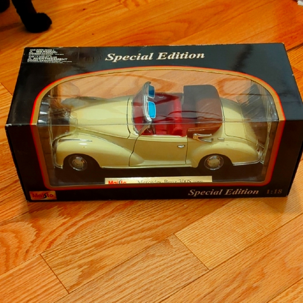 Maisto Mercedes-Benz 300S (1955) 1:18 Special Edition
